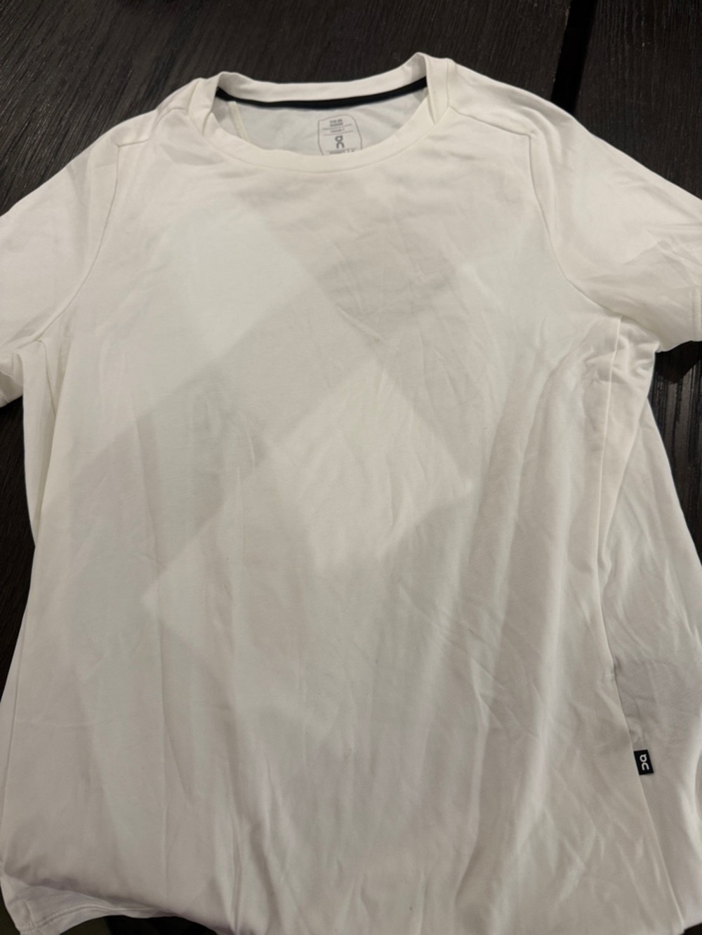 ON Running Focus-T women’s shirt in size medium